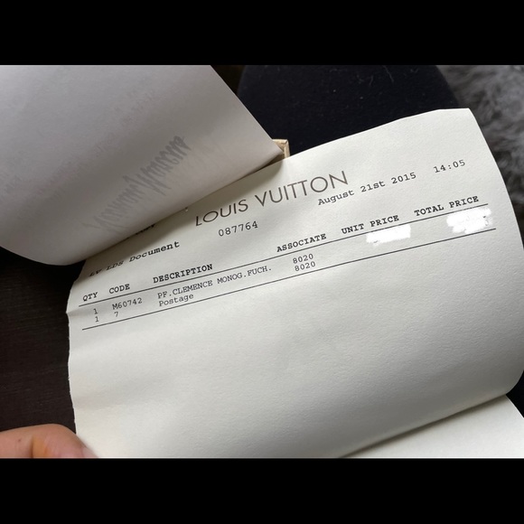 Louis Vuitton Monogram Clemence Zip Around Wallet Features magenta coated canvas - Picture 16 of 16